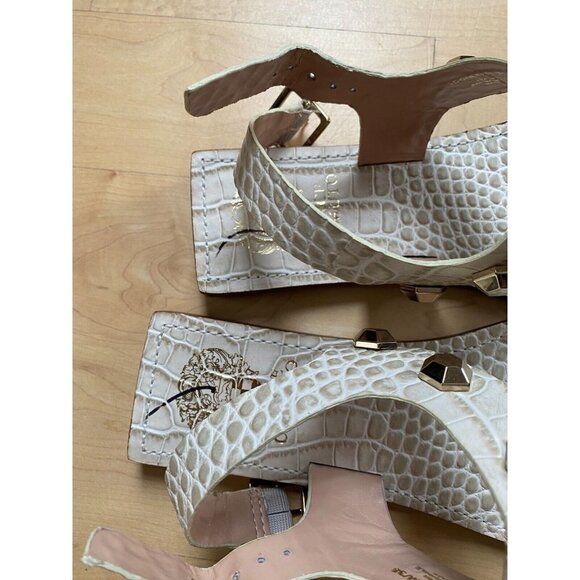 VINCE Camuto "Dailette" Studded Toe Loop Women Size 7.5 New Sandal - Picture 3 of 6